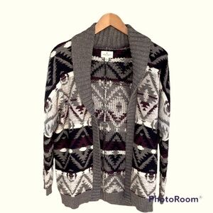 This is a American Eagle sweater size is S/P.
